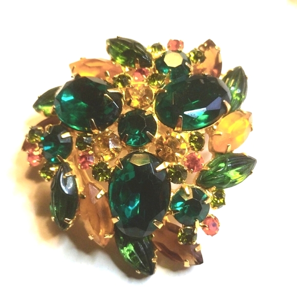 Unique Vintage Jewelry - VINTAGE COLORED BROOCH